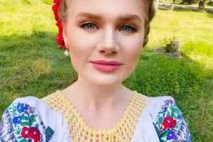 Making-of la primul colaj de melodii lansat recent de îndrăgita interpretă bucovineancă ...