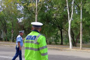 Slobozia: Acţiune a poliţiei de informare şi prevenire privind folosirea telefonului la volan
