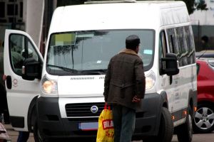 Accident cu maxi-taxi la Ștefăneşti