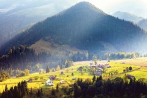 Senatul a adoptat Legea turismului. Ce schimbări aduce noul proiect legislativ