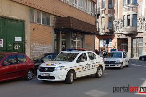 Bătrână tâlhărită în plină stradă, în municipiul Satu Mare. Un tânăr i-a smuls poşeta din mână