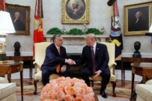 Deşi s-a întâlnit de 2 ori cu Donald Trump, Iohannis nu l-a convins să ridice vizele pentru români. Ungaria a obtinut intrarea ungurilor in SUA fara viza!