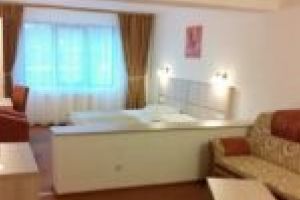 Relaxare la puterea a doua! Aer pur ca în Alpi, respirat de la ferestrele Cabanei Claris