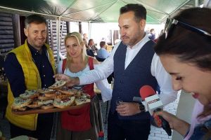 Igaş îl face PRAF pe Falcă: „Este obligat să meargă până şi la toaletă cu translatorul după el”