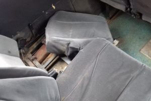 Târgovişte: Transportul public local… cu scaune rupte şi huse murdare