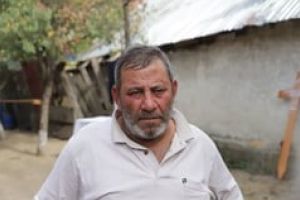 Tatăl fetiţei ucise în Gura Șuţii şi-a căutat în zadar fiica împreună cu poliţiştii, chiar în apropierea locului unde a fost găsită decedată