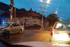 ACCIDENT GRAV în vestul ţării! TREI autovehicole implicate