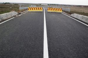 Se închide drumul judeţean care leagă Giarmata de Pişchia. CFR lucrează la trecerea de cale ferată