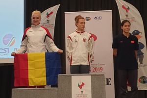 Politista Ionela Cozma, vicecampionala mondiala la inot