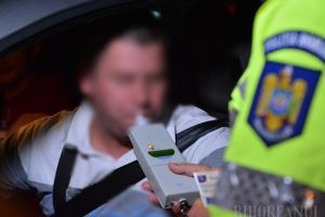 Prinşi beţi criţă la volan, un şofer de Audi şi unul de Renault din Bihor s-au ales cu dosare penale. Ce alcoolemii au avut bihorenii