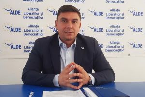 Hop şi ALDE, cu tupeu: Cristina Antik poate să facă performanţă la Aeroport, doar şi Bolojan a fost cândva comerciant