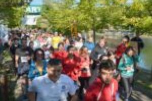 Sute de oameni uniţi pentru o cauză nobilă. Crosul OncoHelp şi-a atins scopul