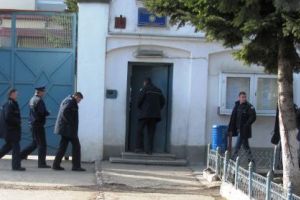 Mandat de executare a unei pedepse privative de libertate, pus în aplicare de poliţişti