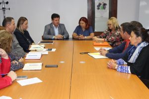 Problemele din asistenţă socială dezbătute în cadrul unei întâlniri între conducerea CJA, DGASPC şi şefii serviciilor de specialitate