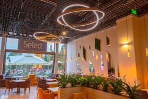 Atmosferă relaxantă şi delicii culinare, la Select Bistro Cafe, inaugurat în Iulius Town