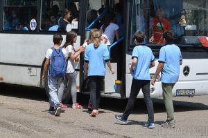 „Câte fete să mai moară?”: Deputatul PNL Florica Cherecheş cere Guvernului soluţii pentru naveta elevilor