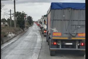 Blocaj total la intrare in Portul Constanta. Masini pe kilometri intregi la coada
