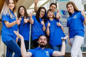 Doi dintre cei cinci bacalaureaţi de 10 din judeţ au ales USV. ...