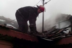 Aproape 150 de intervenţii ale pompierilor, în ultimele 72 de ore; 66 dintre acestea pentru lichidarea unor incendii