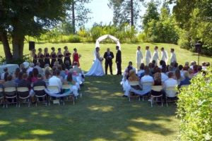 Căsătoriile se pot oficia şi în grădini publice, parcuri, muzee şi alte locuri în aer liber