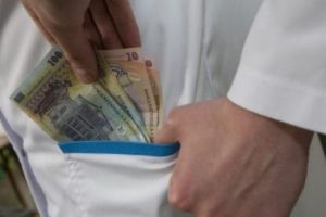 S.T.S. si Ministerul Sanatatii transforma in carne de tun medicii braileni, ca sa acopere lipsurile din spitale