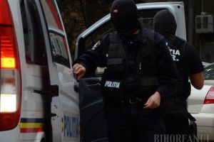 Percheziţii DIICOT în Bihor, în cadrul unui dosar de trafic de droguri de mare risc