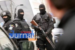Percheziţii în aproape toată ţara la case de pariuri. Poliţiştii au descins şi în Vrancea