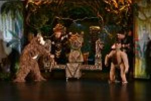 Teatrul Colibri prezintă Puiul de Om din Cartea Junglei la festivaluri în Arad şi Timişoara