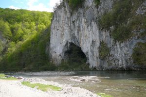 Ce faceţi duminică? La peştera Unguru Mare, din Şuncuiuş, puteţi descoperi când, cum şi de ce omul primitiv a locuit în caverne