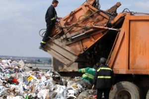 Primăriile din judeţ riscă să intre în faliment din cauza taxelor pentru gunoi!