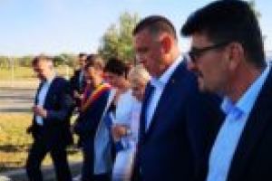 Au reuşit Torma şi Lupu să îngroape securea războiului de dragul comunităţii din Moldova Nouă?