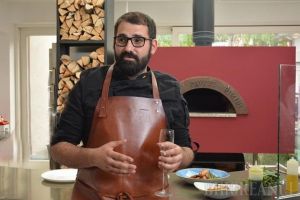 MasterChef Adrian Hădean şi-a anunţat retragerea din restaurantul orădean MEATic