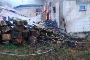 Incendiu la o casa din Inau (FOTO)