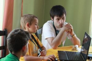 Începe TechDrive! Înscrieţi-vă copilul la cursuri interesante de programare