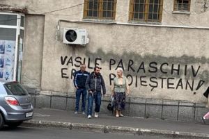 Un bărbat a terorizat mai multe bătrâne în centrul Ploieştiului! Femeile, scuipate şi agresate