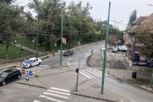 Trotuarele şi spaţiile verzi mai aşteaptă. Primăria mai are de modernizat carosabil în centru
