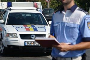 ACCIDENT rutier pe DJ 107: Un şofer din Daia Română a pierdut controlul asupra autoturismului şi a intrat în coliziune cu un microbuz
