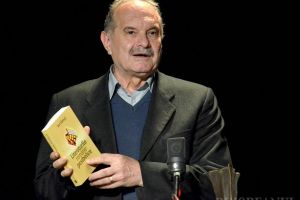 Asta mai lipsea Consiliului Judeţean Bihor: În plin scandal privind sabotarea Aeroportului, un redactor se plânge de abuzurile şefilor revistei Familia