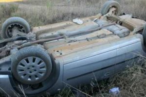 ACCIDENT rutier pe DN7, la Săliştea: Un autoturism s-a răsturnat în afara părţii carosabile