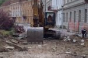 Au intrat excavatoarele în Piaţa Hercules!