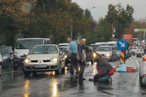 Accident în Prundu. Din impact, pietonul a „zburat” cinci metri!