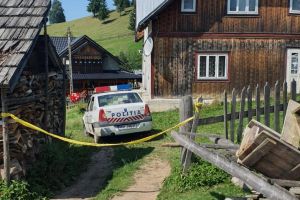 Femeia care şi-a ucis pruncii nou-născuţi, trimisă în judecată