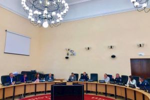 Ședinţă la Primăria Bistriţa pentru ”aurolaci”, cerşetori şi problemele blocurilor sociale de la Viişoara