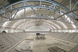 Sala polivalentă a UPT are degeaba constructor. Nici a doua firmă nu lucrează