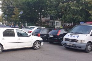 TÂRGOVIȘTE : 8 percheziţii la 3 suspecţi de tâlhărie calificată şi deţinere de Cannabis