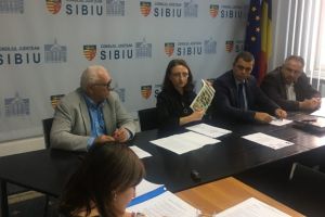 Problema prezenţei urşilor în Sibiu, discutată de preşedintele CJ Sibiu şi ATOP