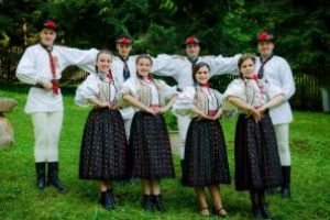 „Junii Beraşovului” urcă pe  scena Târgului de Toamnă la Sfântu Gheorghe, astăzi