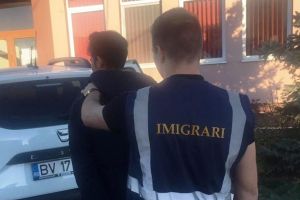 Trei bărbaţi din Republica Moldova prinşi muncind la negru pe un şantier din Braşov