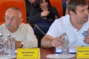 Școlile se repară în vacanţă cu bani alocaţi de la bugetul local, nu pe vorbe!