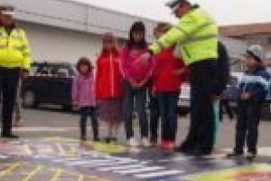 Educaţie pentru circulaţie la Lidl! Poliţiştii au pregătit surprize şi amenzi pentru cei mici